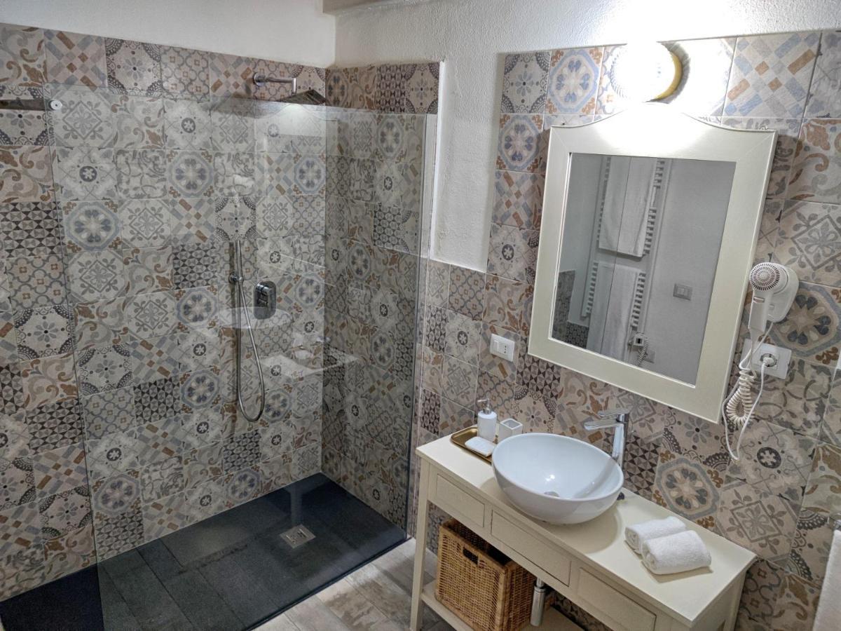 Hibiscus Comfort Stay Quartu SantʼElena Esterno foto